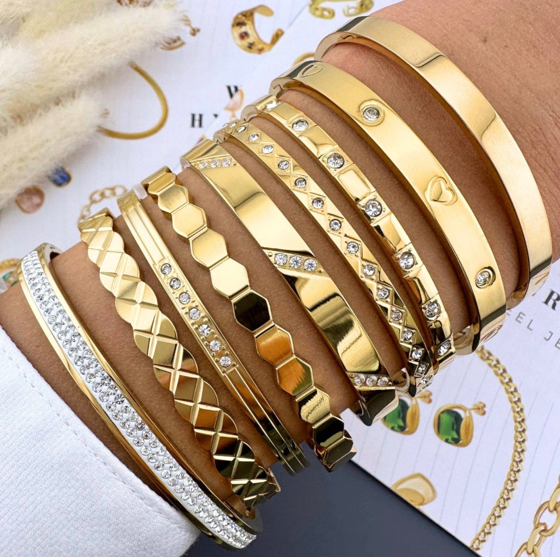 Classic Crystal Bangle – 18K Gold Plated